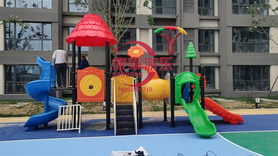 西安高陵房地产小区儿童