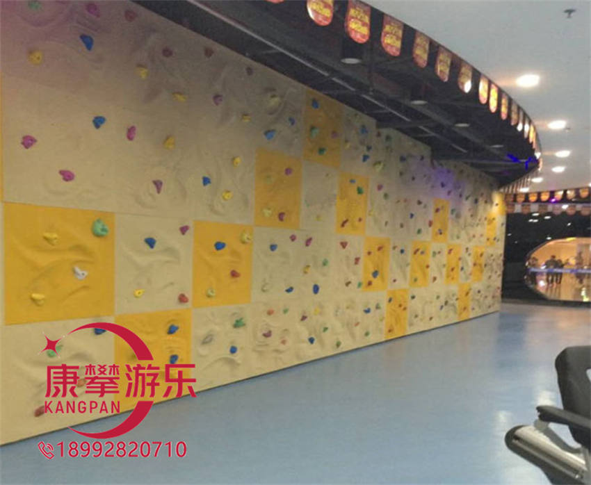 儿童攀岩板设施