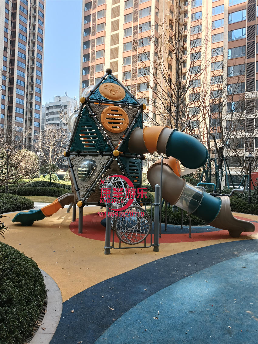 西安小区树屋造型塑料滑梯 西安小区树屋造型塑料滑梯