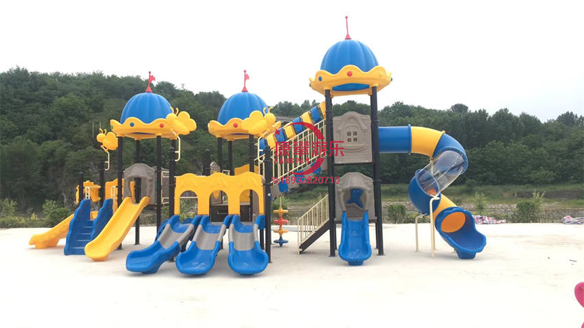 儿童滑滑梯