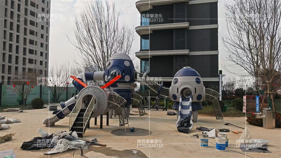 西安泾河新城滑梯游乐设施