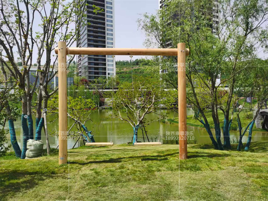 西安源邸湖滨小区木质秋