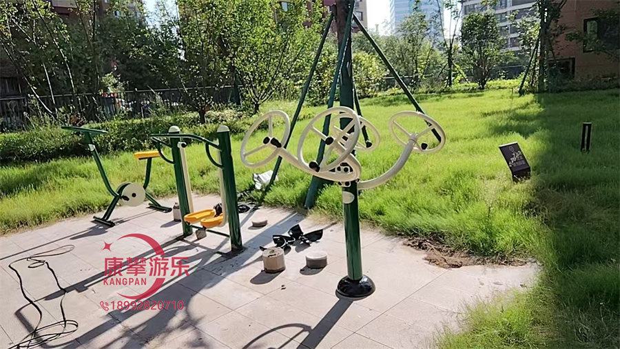 户外健身器材